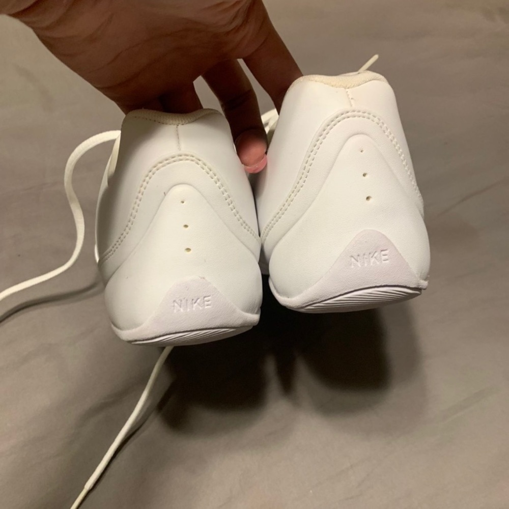 Nike cheer shoes